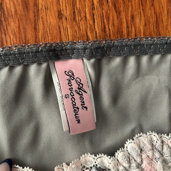 Vintage Agent Provocateur Full Set - Picture 5 of 14